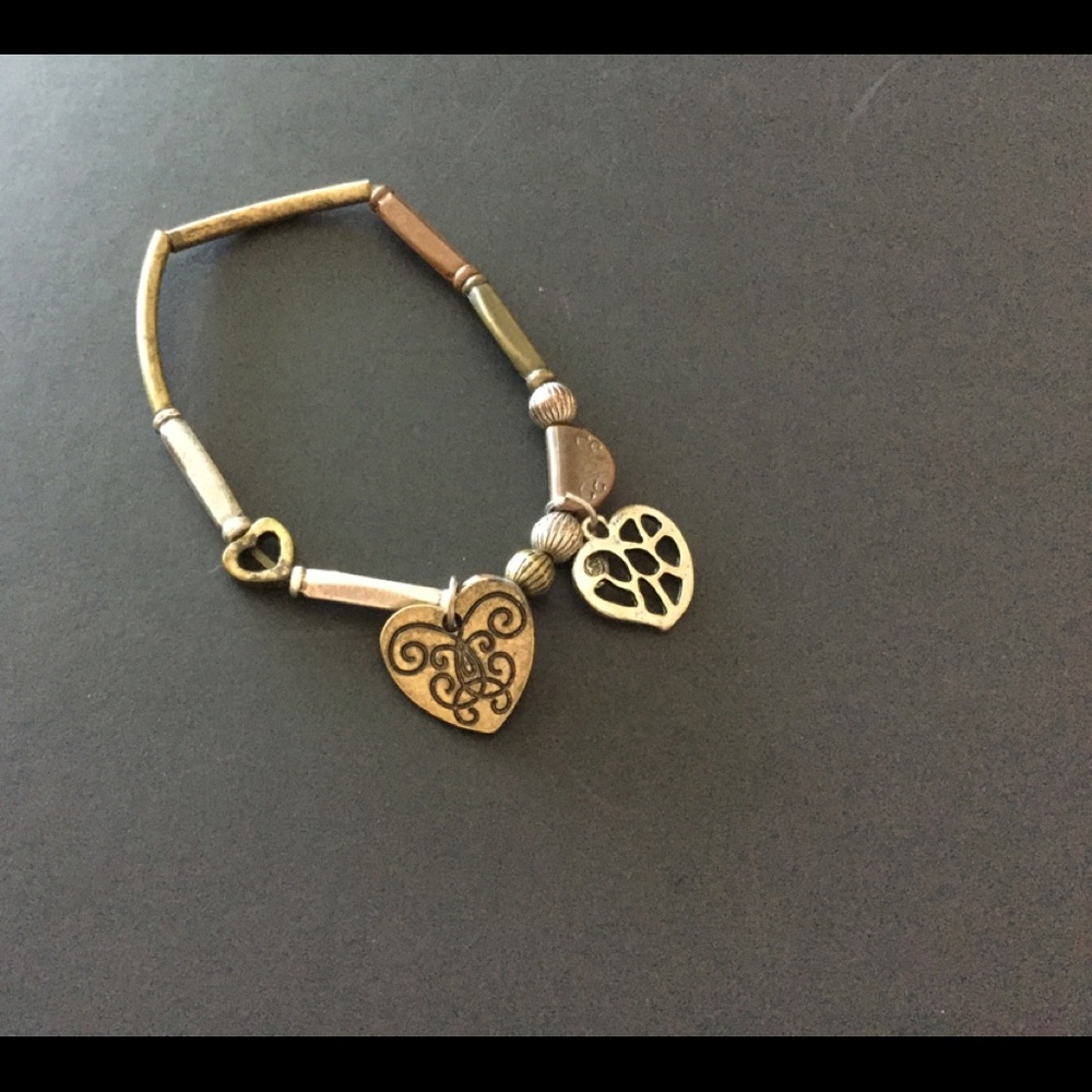 ADORABLE HEART BRACELET! - Picture 3 of 4